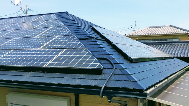 ソーラーパネル掃除の相場はいくら？費用と頻度の目安を解説